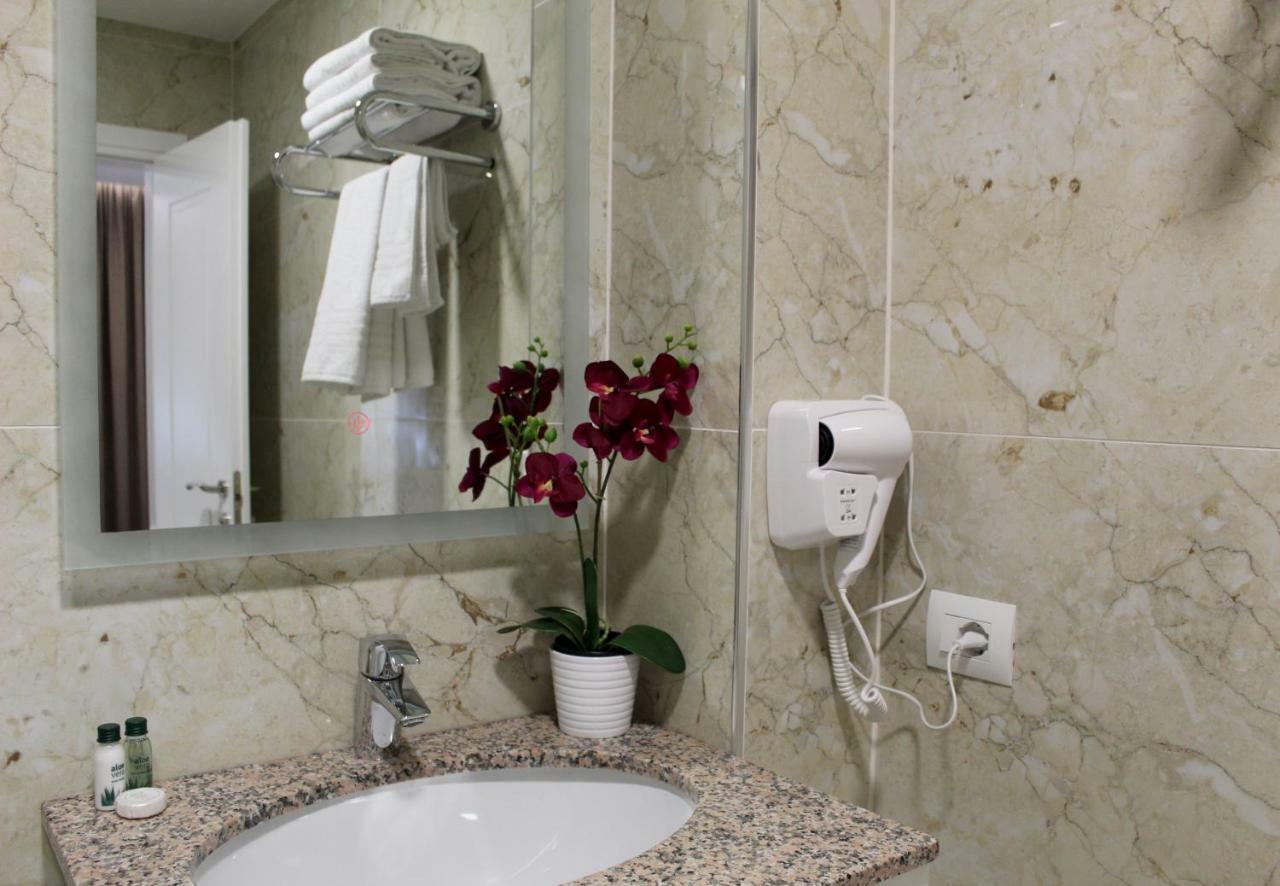 Ramel Hotel Tirana Bagian luar foto